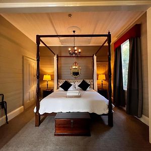 King Suite Spa Bath